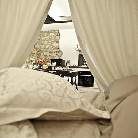 Castello San Felice Bed & Breakfast